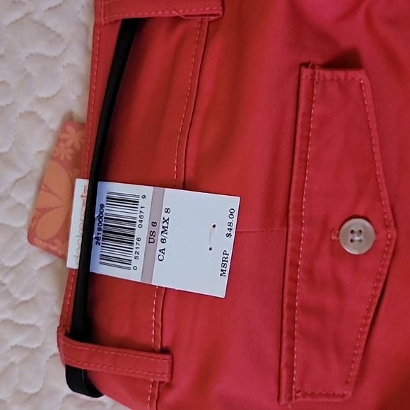 Capris - Picture 3 of 4